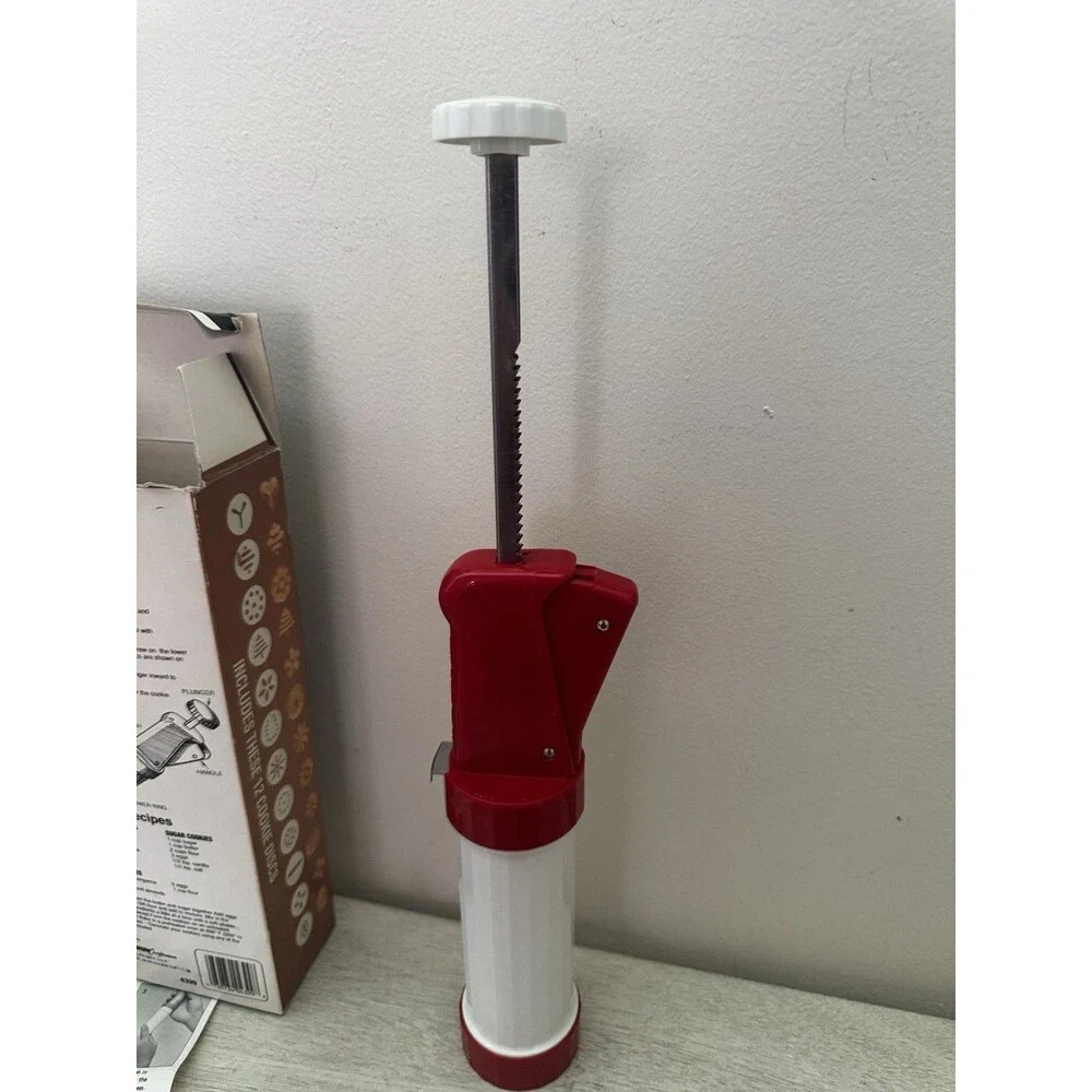 Vintage Cookie Press/Cake Decorator/In 11 Discs 7 Nozzles Org Box/Instructions